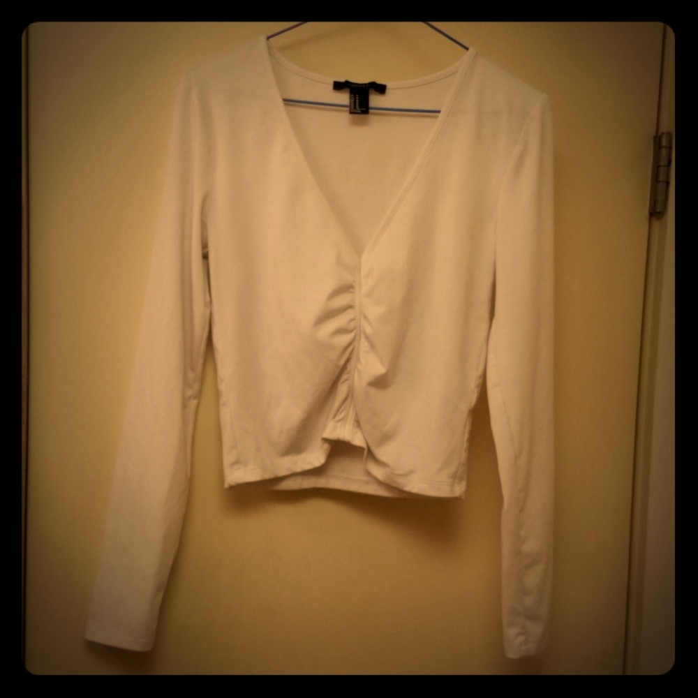 Forever 21 Gathered Front Crop w long sleeves